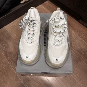 Balenciagaga Triple S Clear Sole. Side 37, NEVER BEEN WORN